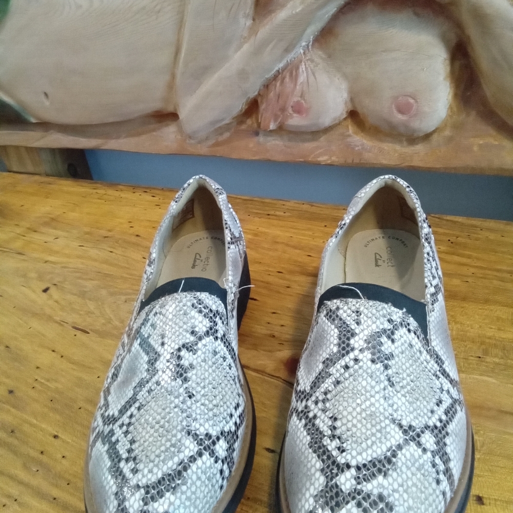 Collection by Clarks "SHARON DOLLY" Size 7.5 Snakeskin Patterned Loafers